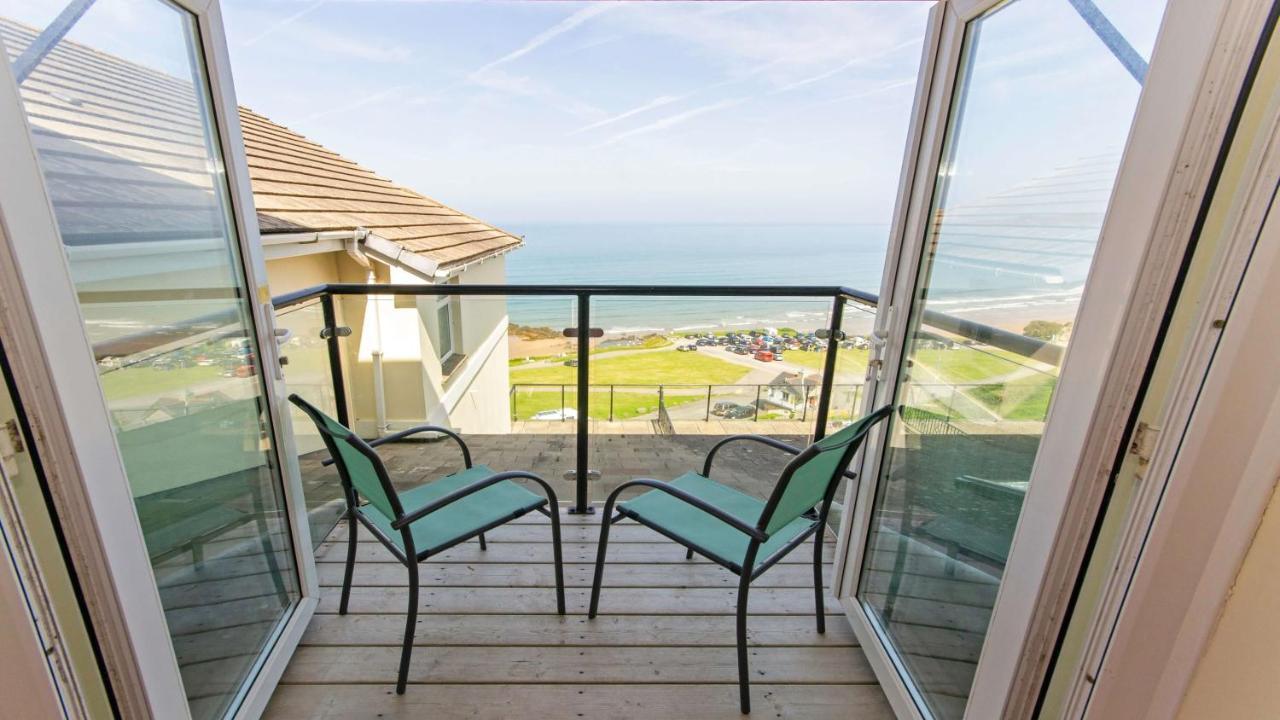 Clifton Court Apt 23 With Seaviews & Heated Pool Apartamento Croyde Exterior foto